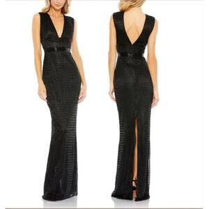 NWT Mac Duggal Column V-neck Beaded Black Gown Size 10 #5625